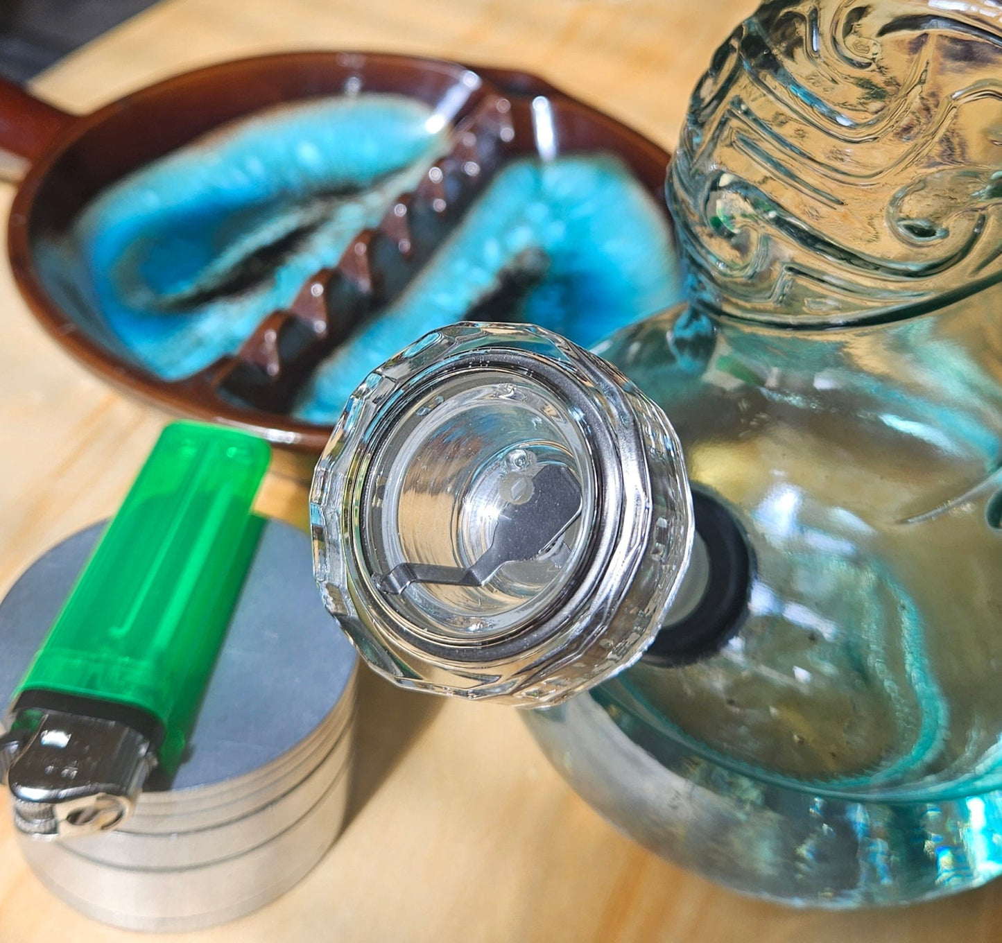 Anti-Clog 14mm Bong Bowl with Built-in Scraper & Rotating Lid Glass